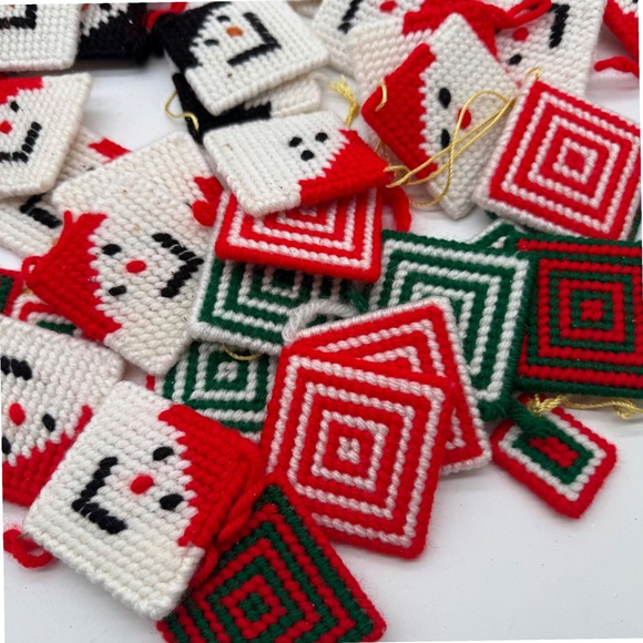 VTG  Handmade Christmas Ornaments Knit Plastic Canvas Santa Snowman 50 pc Lot‎ - Picture 2 of 6